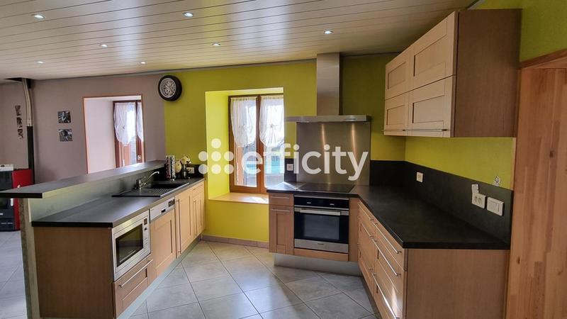 Maison - 198 m² - 10 pièces