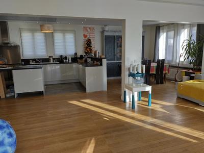Maison - 225 m² - 7 pièces