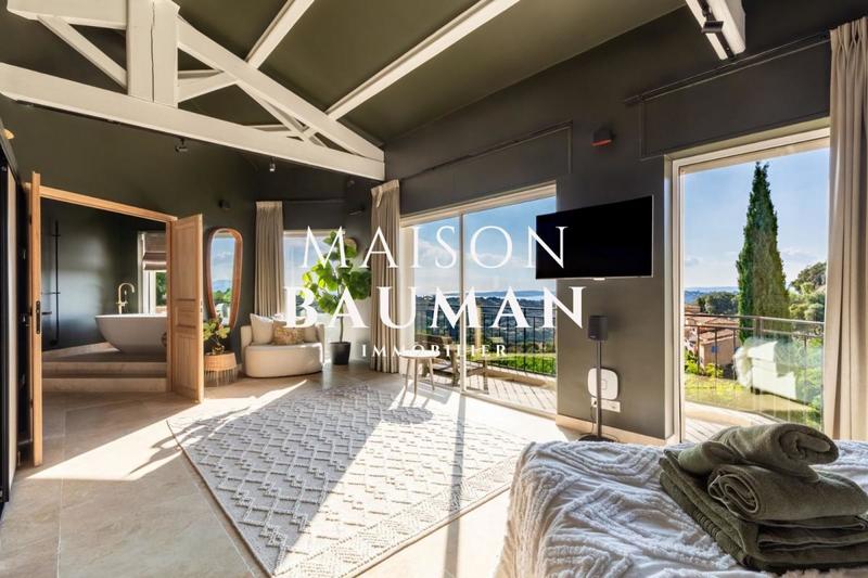 Villa - 300 m² - 8 pièces