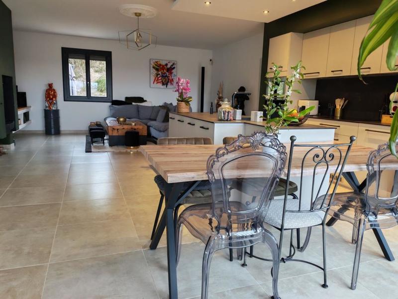 Maison - 183 m² - 6 pièces