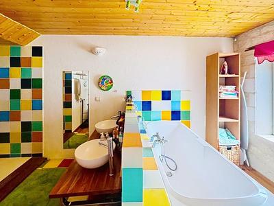 Maison - 210 m² - 5 pièces