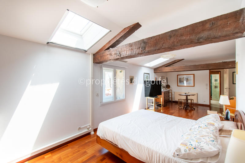 Maison - 244 m² - 6 pièces