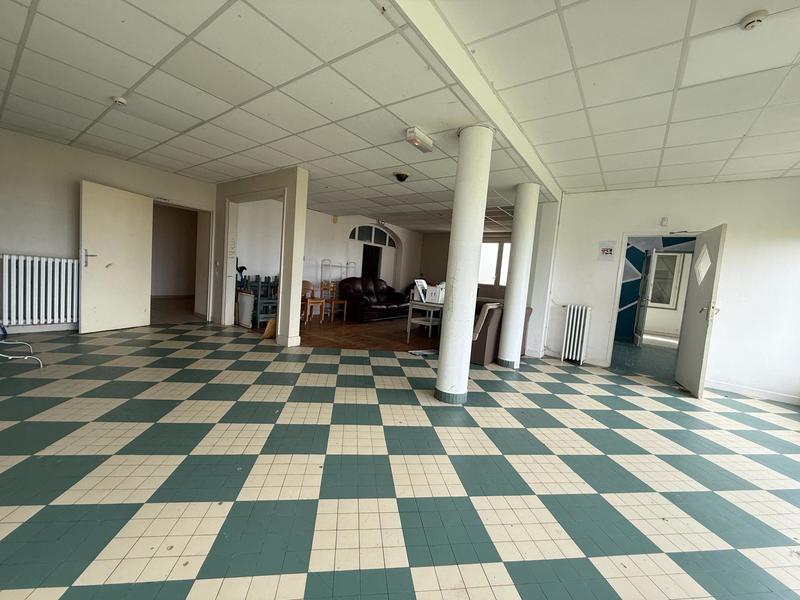 Maison - 550 m² - 20 pièces