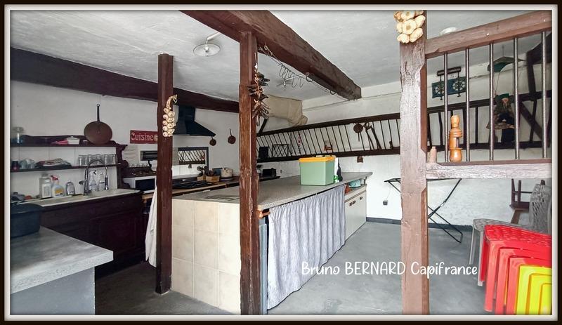 Maison - 315 m² - 11 pièces