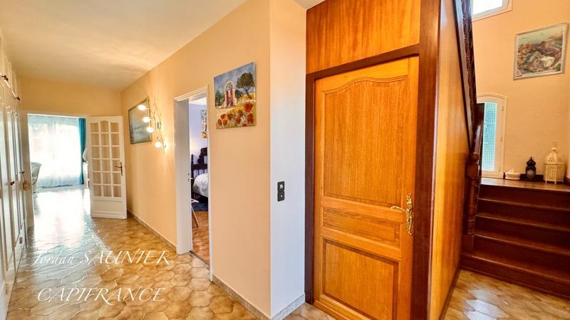 Maison - 253 m² - 8 pièces