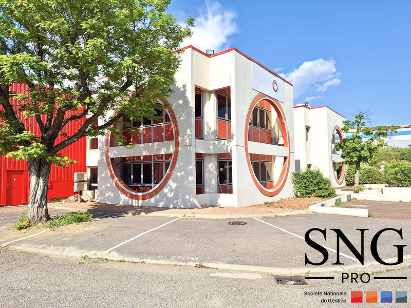 Entrepôt - 1 150 m²