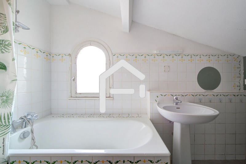 Maison - 177 m² - 7 pièces