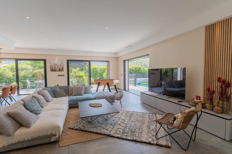 Maison - 200 m² - 6 pièces