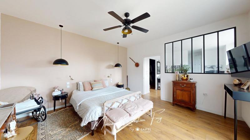 Maison de maîtres - 300 m² - 11 pièces