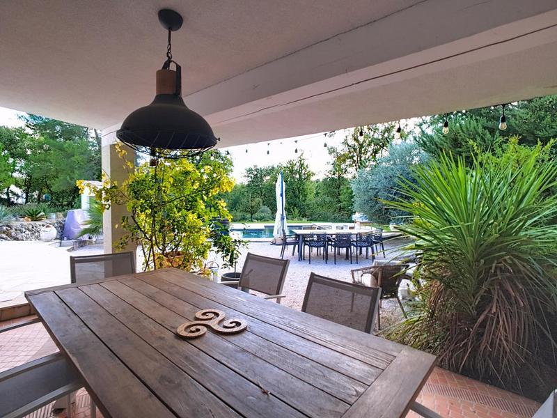 Maison - 267 m² - 8 pièces