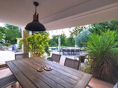 Maison - 267 m² - 8 pièces