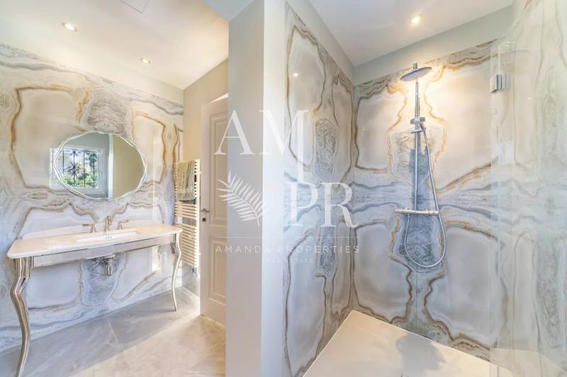 Villa - 257 m² - 4 pièces