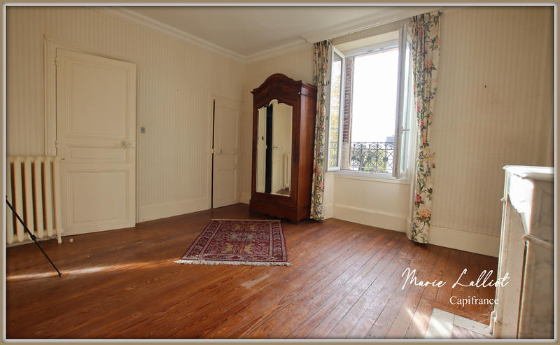 Maison - 218 m² - 8 pièces