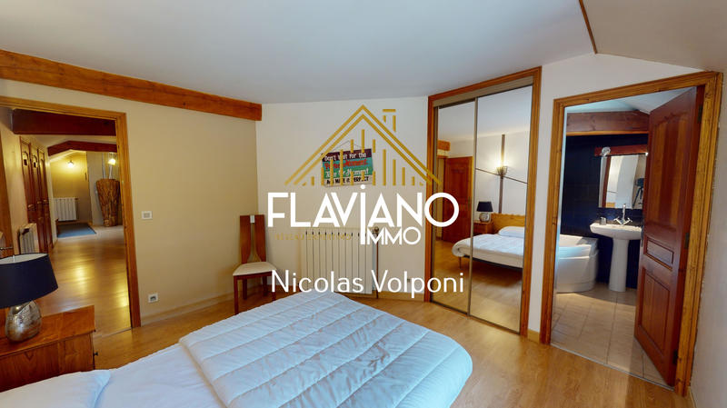 Appartement - 193 m² - 5 pièces