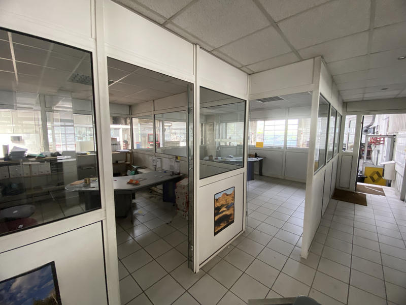 Local commercial - 1 900 m²