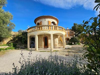 Maison - 170 m² - 7 pièces