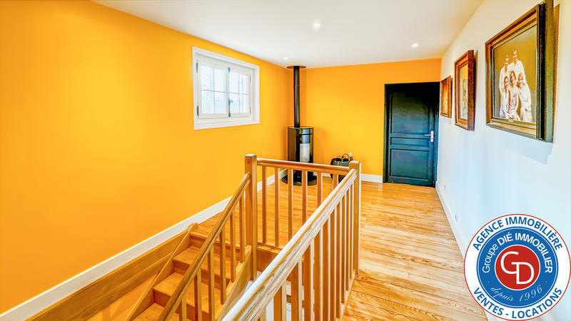 Maison - 207 m² - 8 pièces