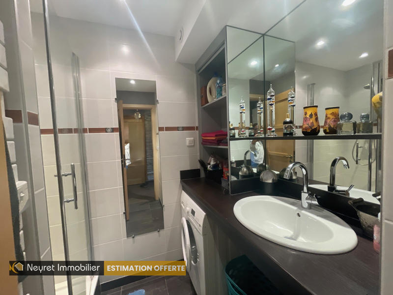 Appartement - 99 m² - 4 pièces