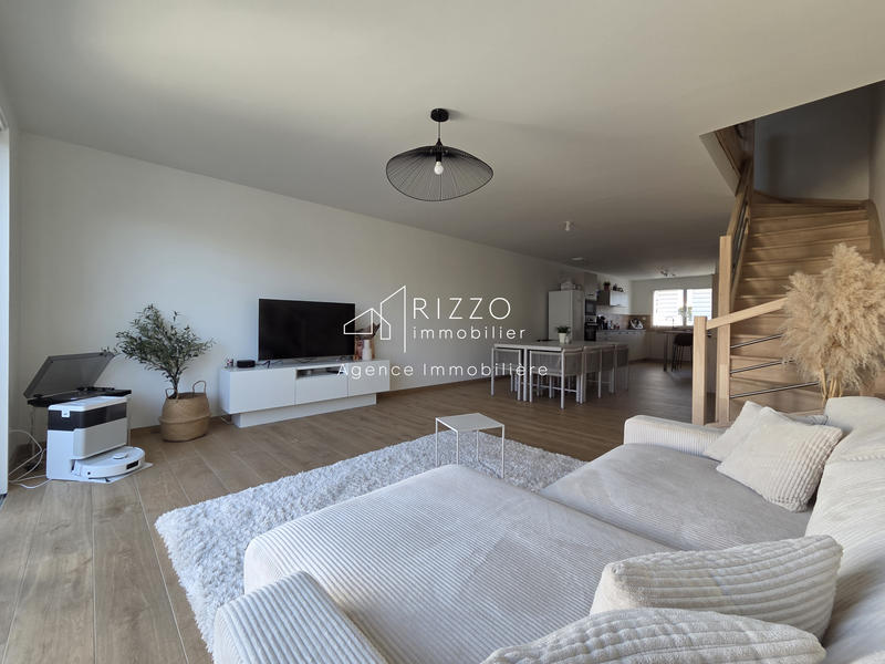 Maison - 102 m² - 4 pièces