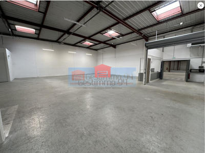 Local d'activités - 1 730 m²