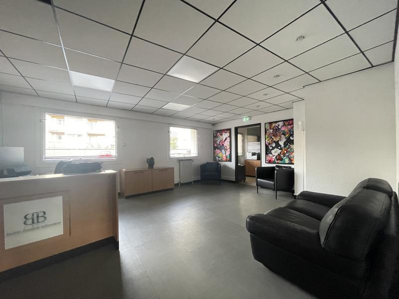 Bureau - 256 m² - 12 pièces