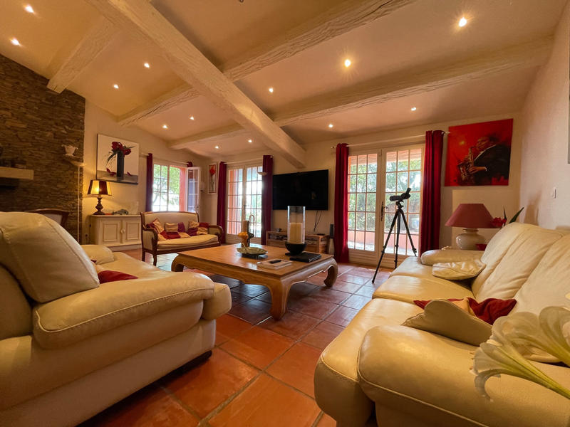 Propriété - 250 m² - 10 pièces