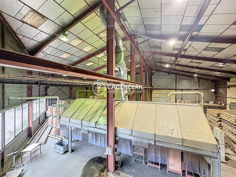 Local d'activités - 1 800 m²