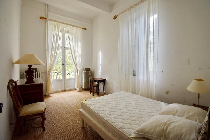 Maison - 490 m² - 21 pièces