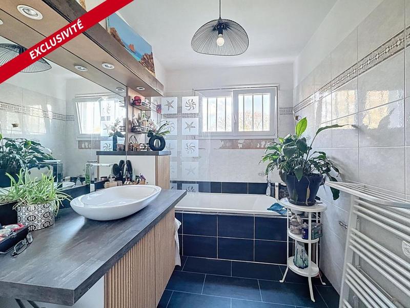 Maison traditionnelle - 170 m² - 7 pièces