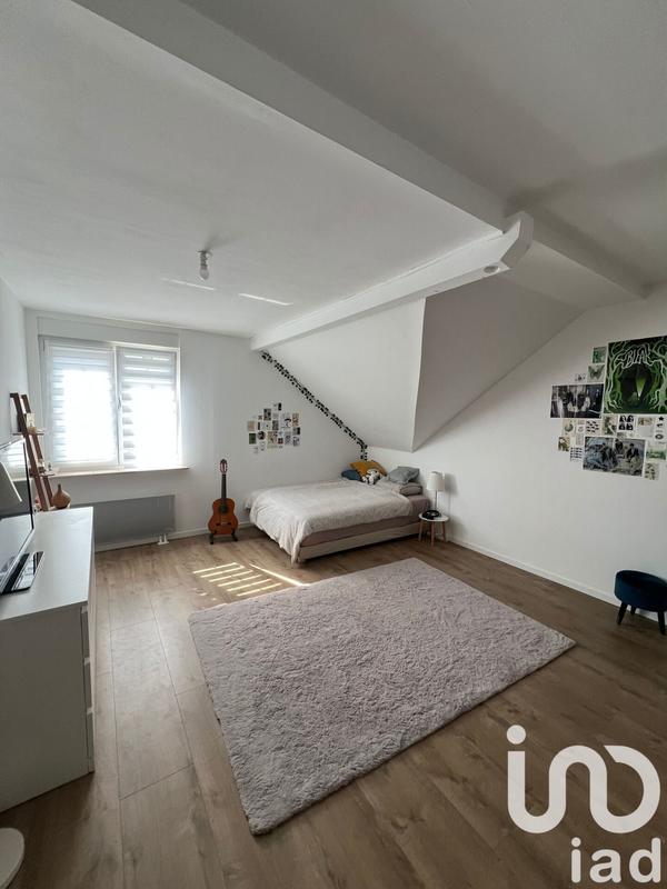 Maison - 181 m² - 7 pièces