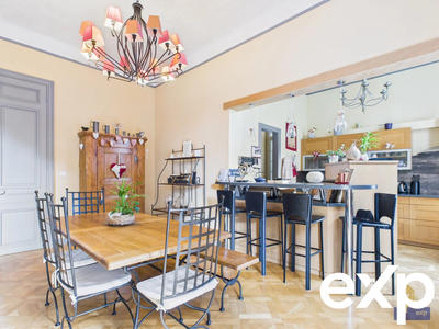 Appartement - 314 m² - 10 pièces