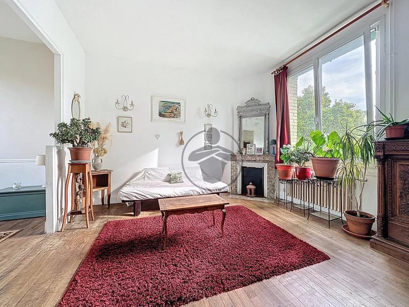 Maison - 287 m² - 10 pièces