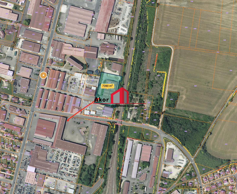 Local d'activités - 3 050 m² - 10 pièces