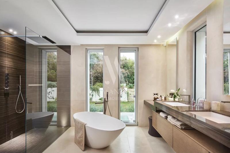 Villa - 330 m² - 7 pièces