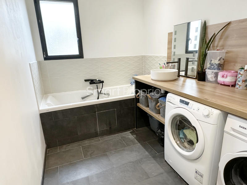 Maison - 104 m² - 4 pièces