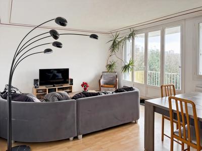 Appartement - 86 m² - 4 pièces