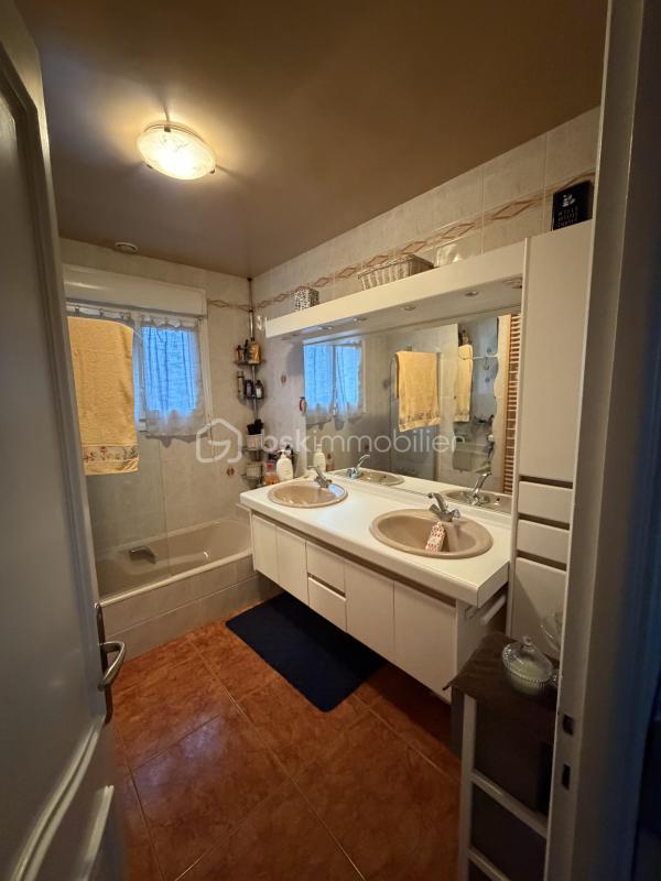 Maison traditionnelle - 145 m² - 7 pièces