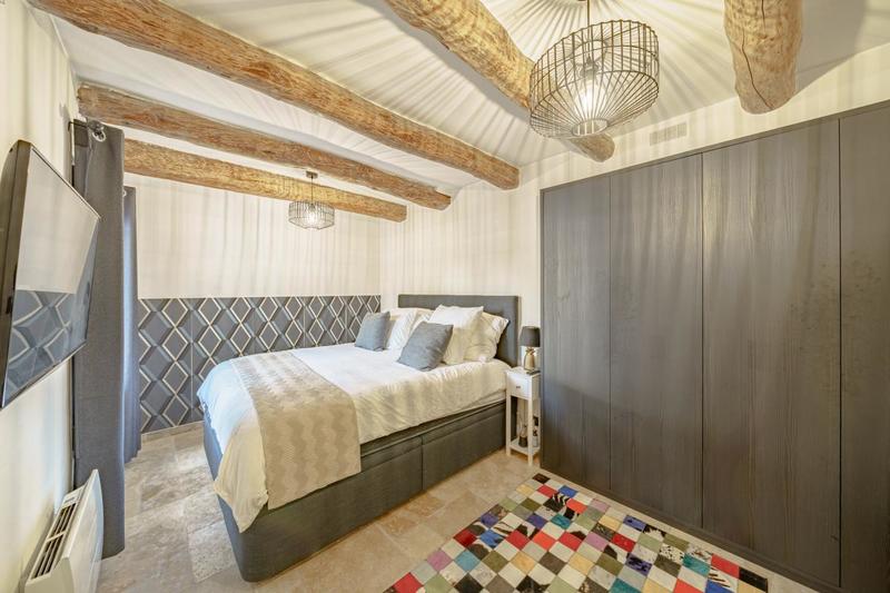 Villa - 192 m² - 8 pièces