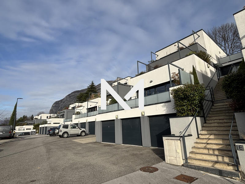 Appartement - 115 m² - 4 pièces