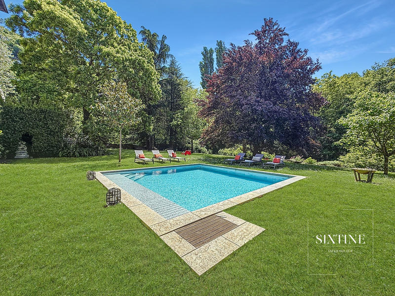 Château - 500 m² - 12 pièces