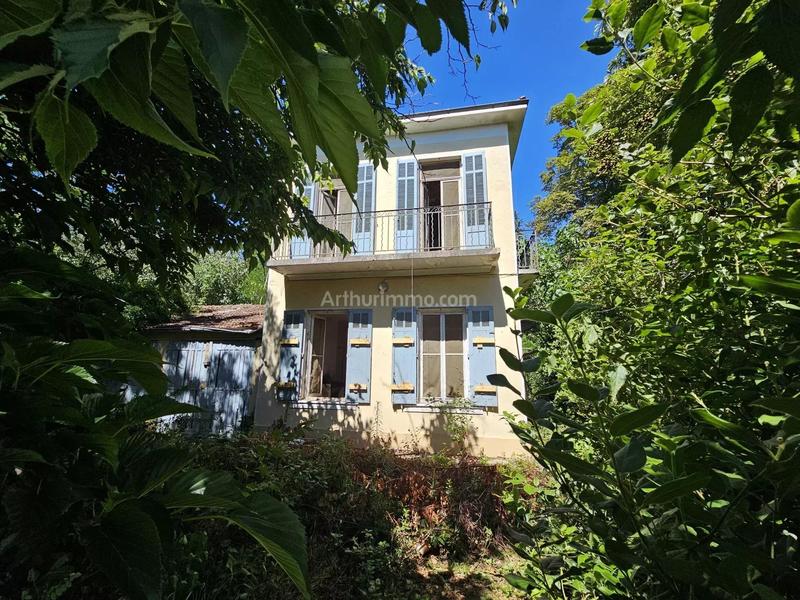 Maison - 140 m² - 9 pièces