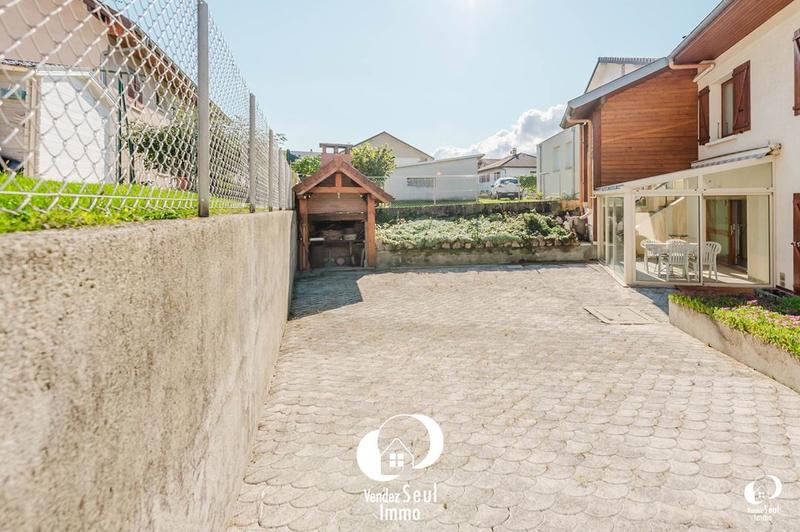 Maison traditionnelle - 132 m² - 6 pièces