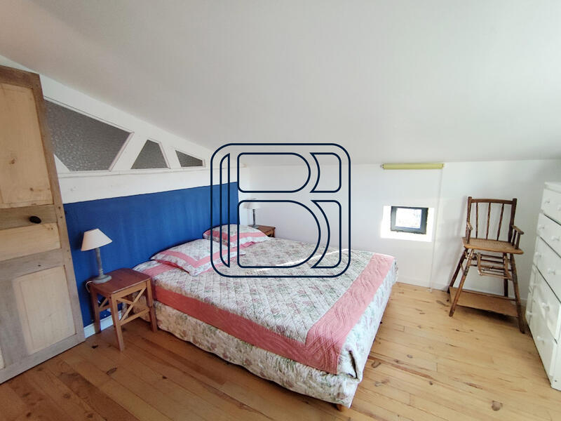 Maison - 265 m² - 21 pièces