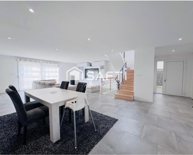 Maison - 230 m² - 7 pièces