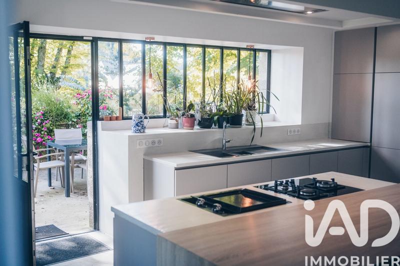 Maison - 328 m² - 12 pièces