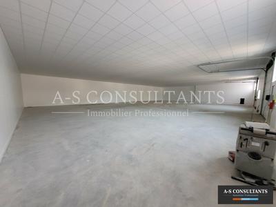 Local d'activité / Entrepôt - 586 m²