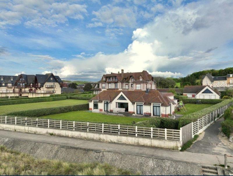 Maison - 235 m² - 6 pièces