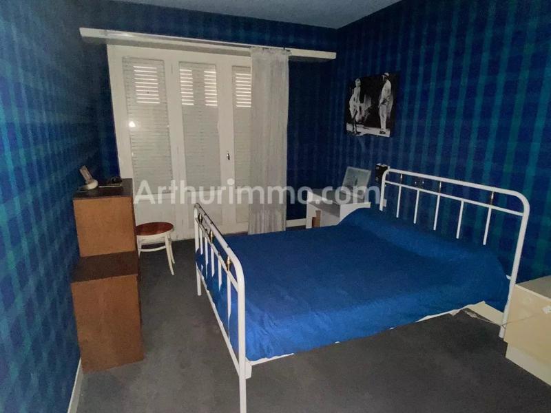 Maison - 400 m² - 12 pièces