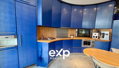 Propriété - 230 m² - 7 pièces