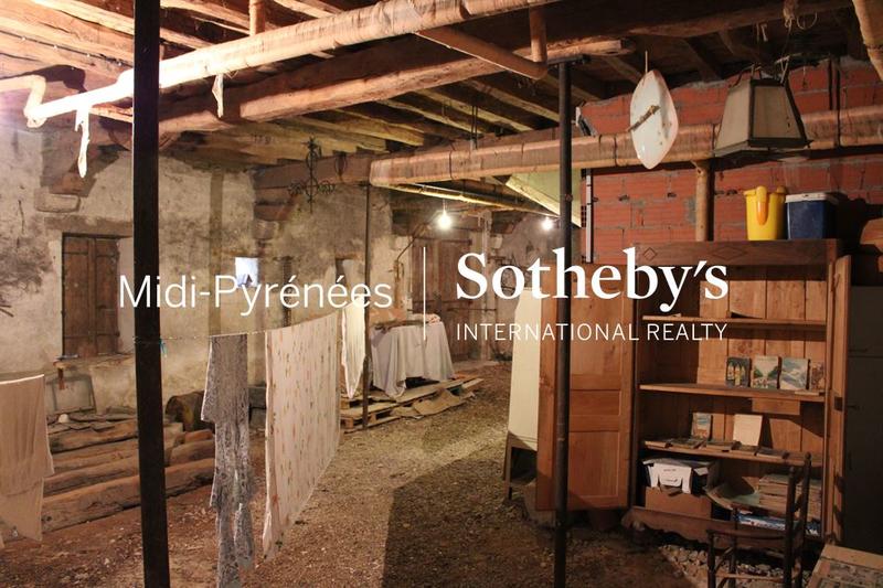 Maison de maîtres - 355 m² - 7 pièces